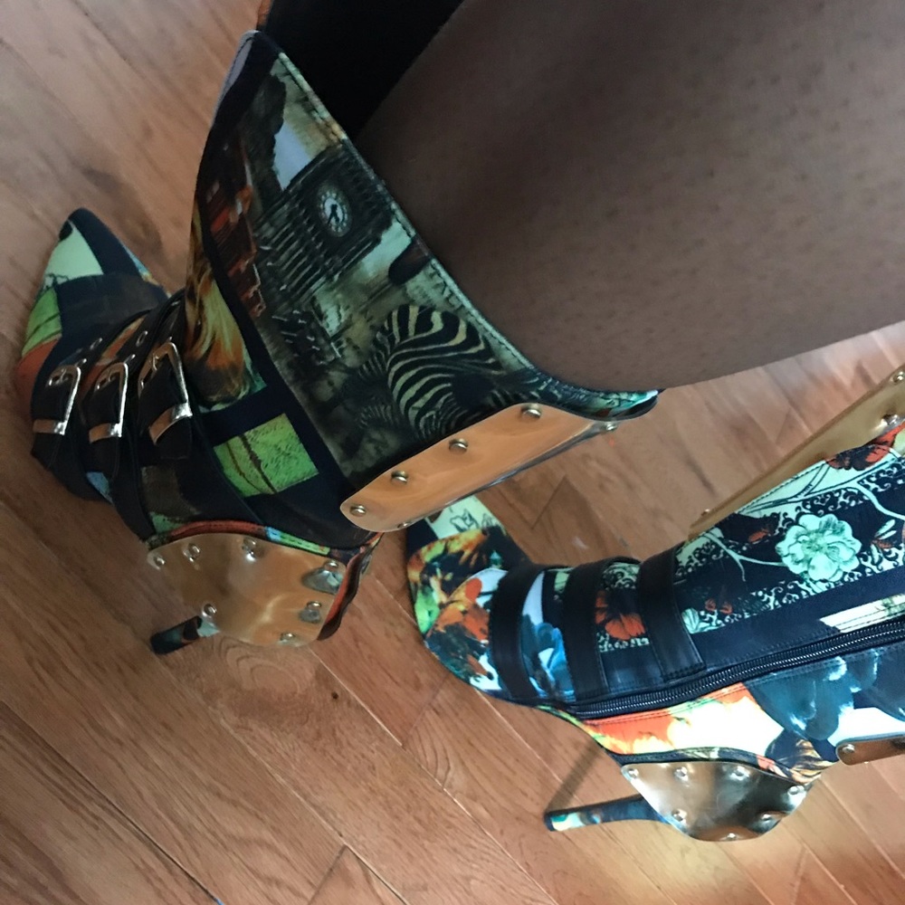 Boots - Picture 4 of 5
